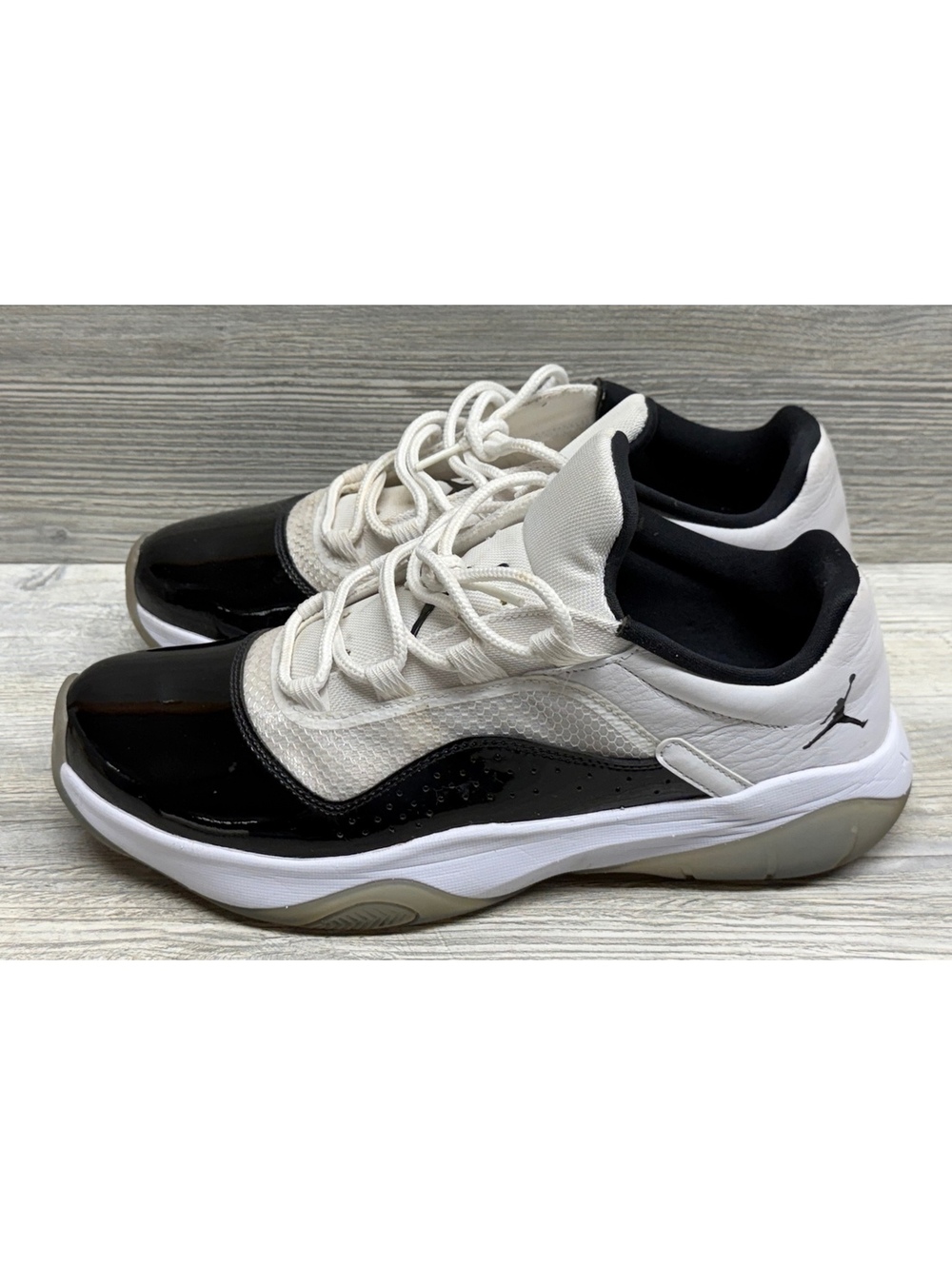 Air Jordan 11 CMFT Low Concord White Black Men’s Size 11 DV2207-100